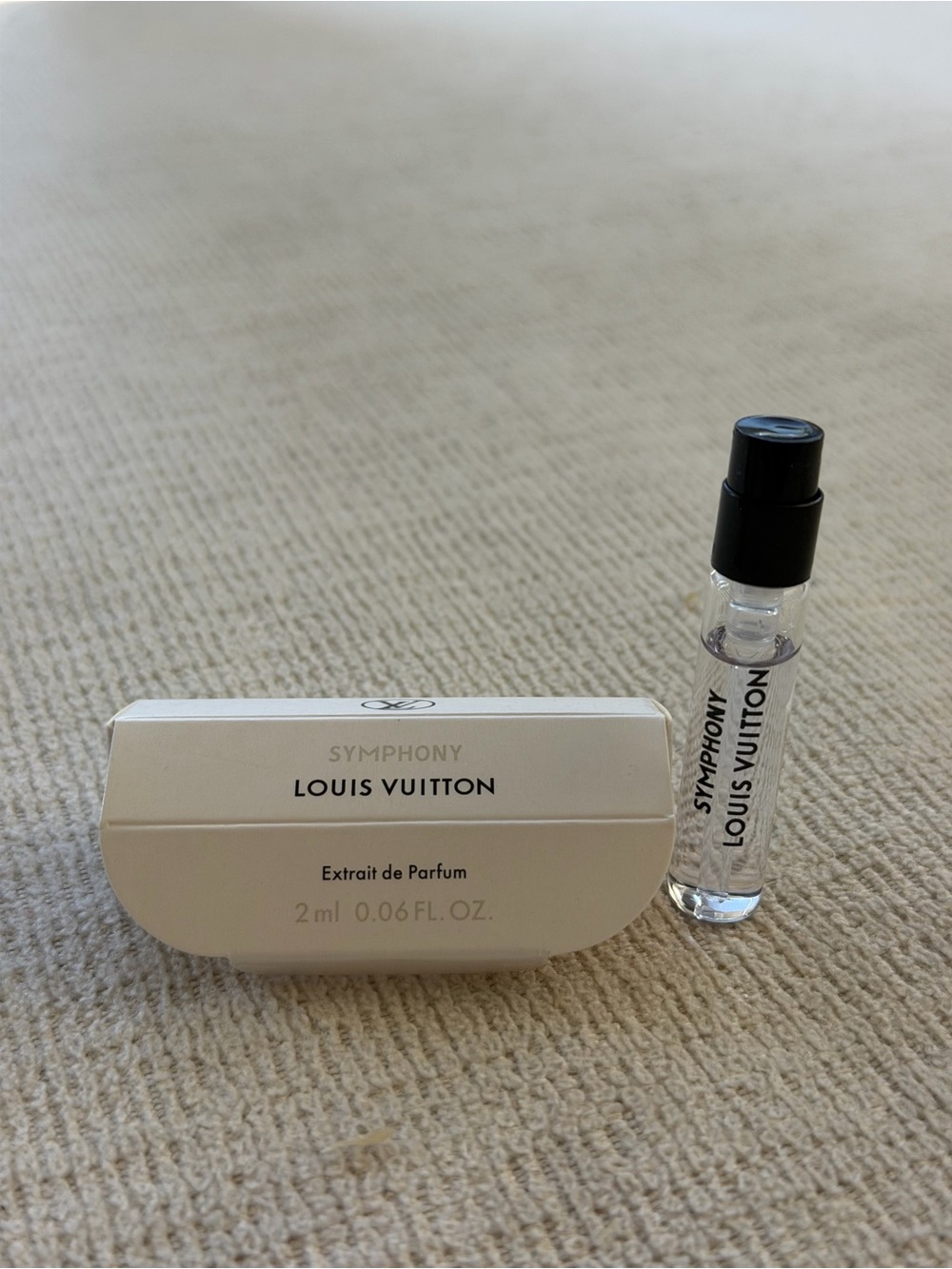 LOUIS VUITTON Symphony - Picture 2 of 8